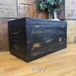 A Vintage Tin Lined Wooden Trunk \ Rustic Blanket Box \ Log Store \ Toy Box