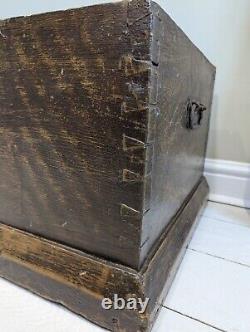 Antique Large Pine Chest Wooden Storage Trunk Blanket Toy Box Wood Log Storage