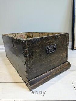 Antique Large Pine Chest Wooden Storage Trunk Blanket Toy Box Wood Log Storage