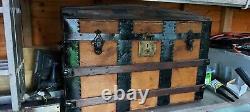 Vintage Wooden Storage chest/trunk/blanket box/log store