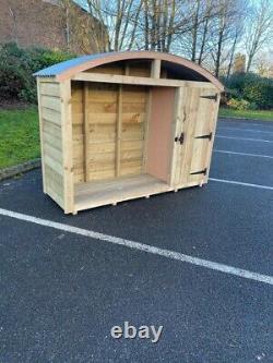 Wooden log store with curved roof and lockable door (brand new)