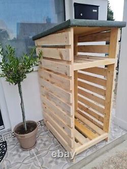 Abri à bûches en bois traité contre les intempéries avec toit en feutre sur mesure et étroit