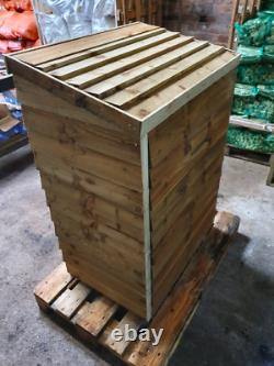 Abri de stockage de bûches en bois super résistant prêt à être livré localement pour £90, assemblé et prêt à l'emploi.