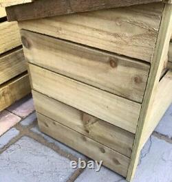 Unité de rangement pour bois de chauffage en bois à l'extérieur